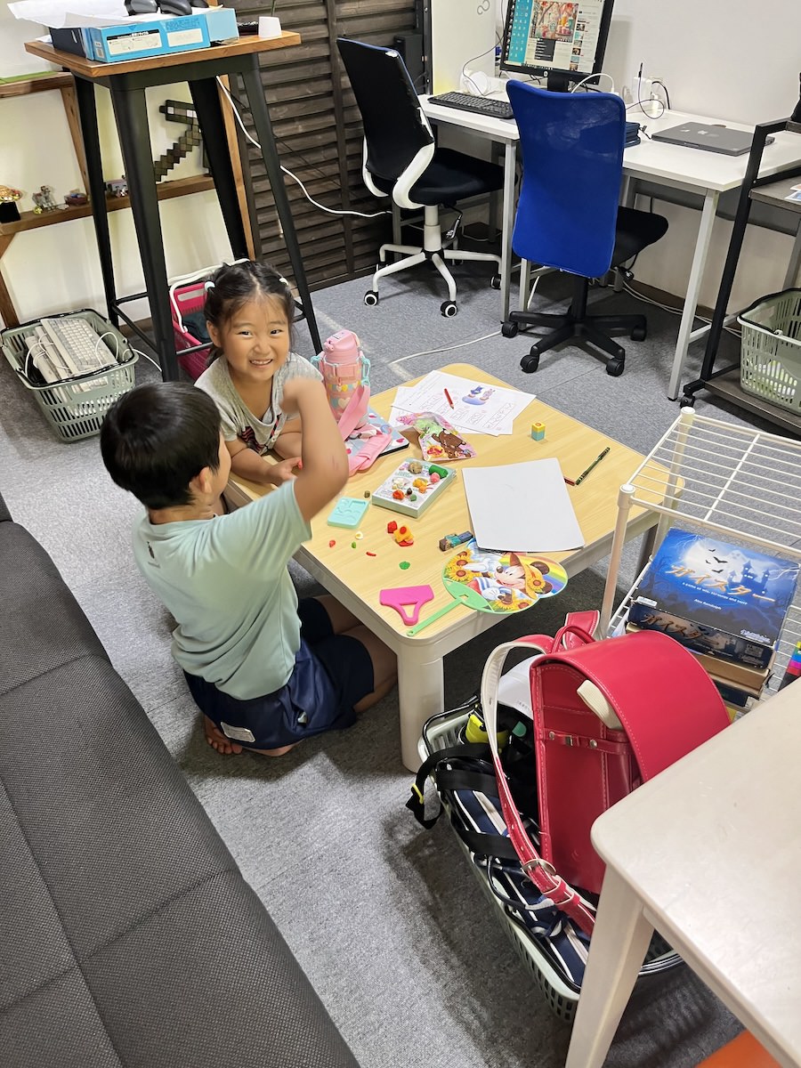 楽しそうに授業に取り組む子供