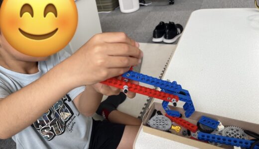 レゴで装置を組み立てる体験